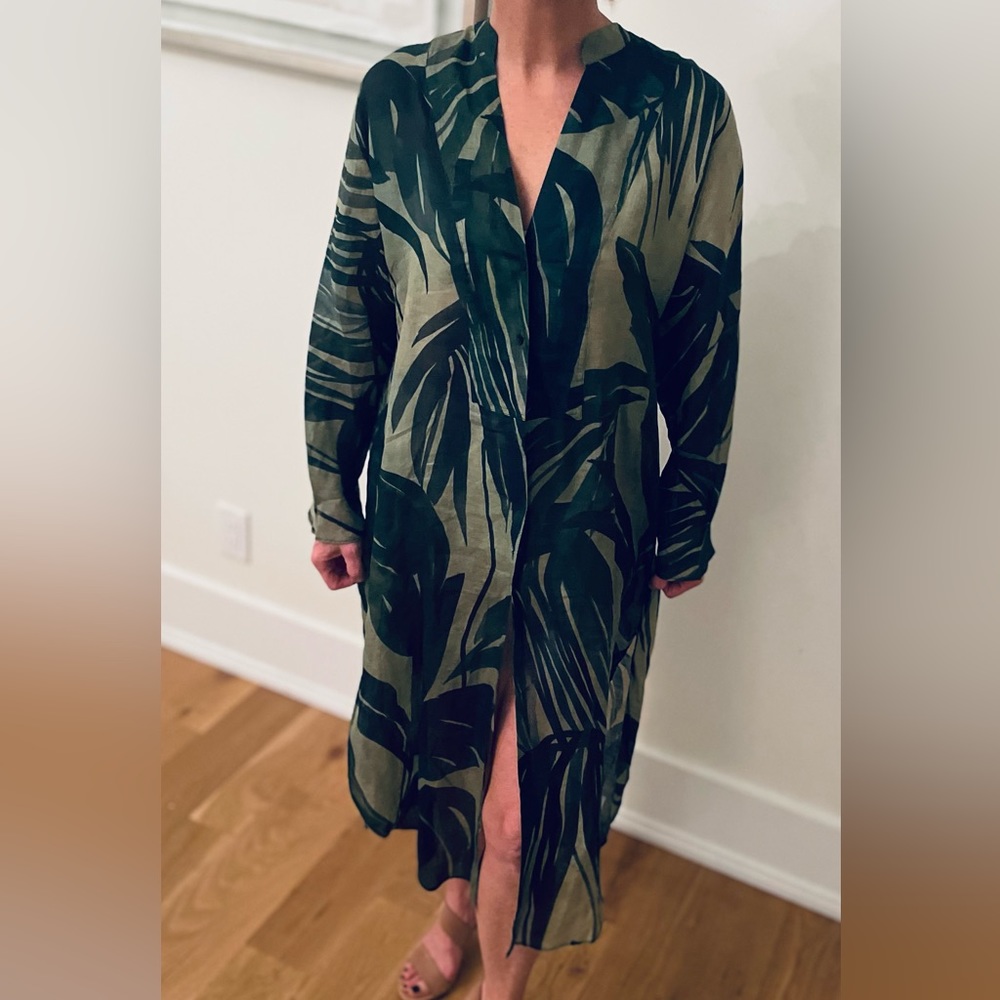 Massimo dutti / button down / v neck dress